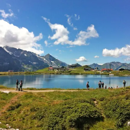 Schoeser By Interhome *